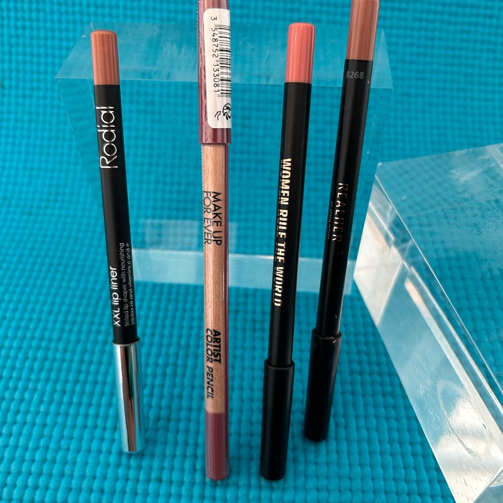 SUPER SALE!! GET ALL 4 LIP LINERS Name Brands - Picture 6 of 6